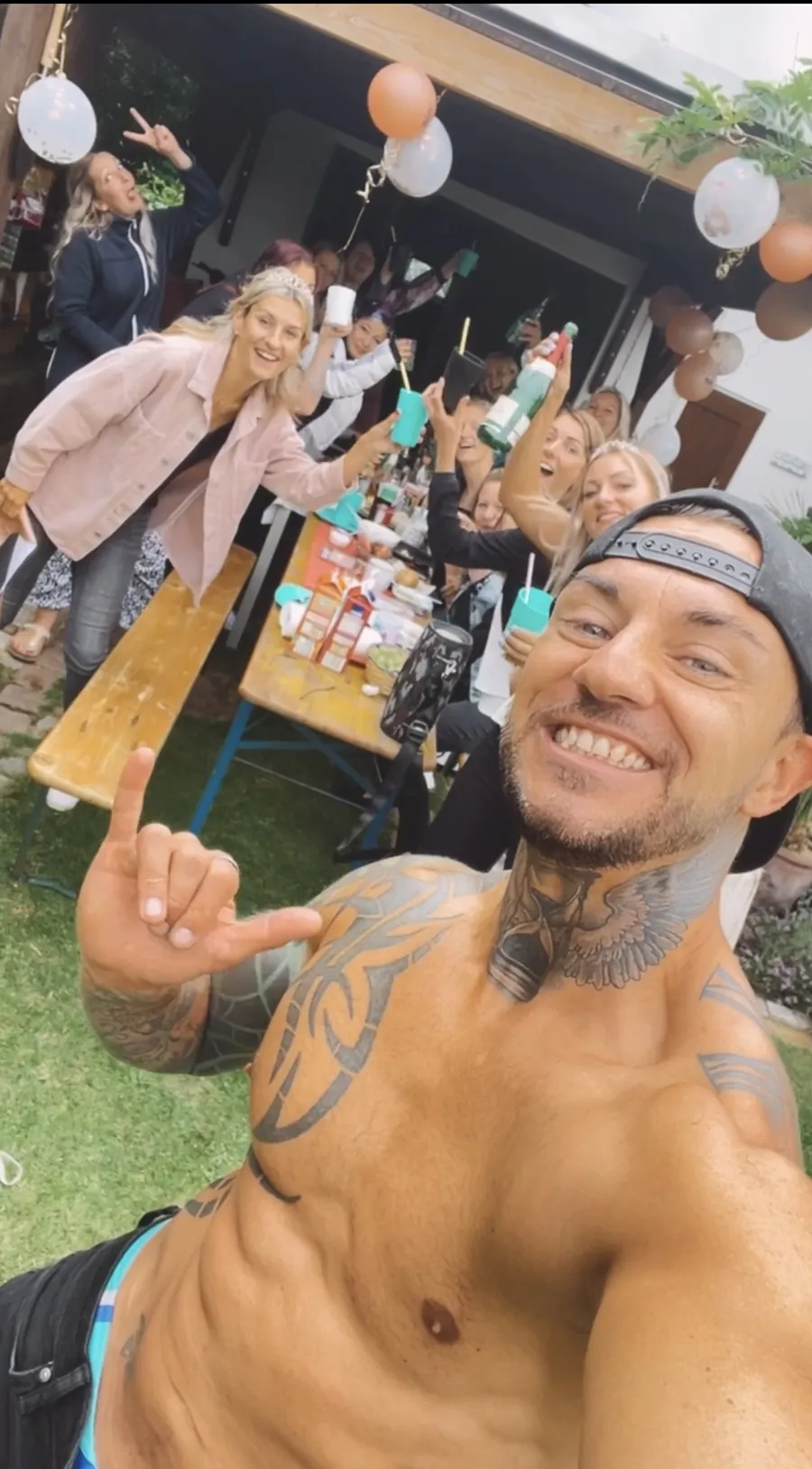 Selfie bei der Gartenparty